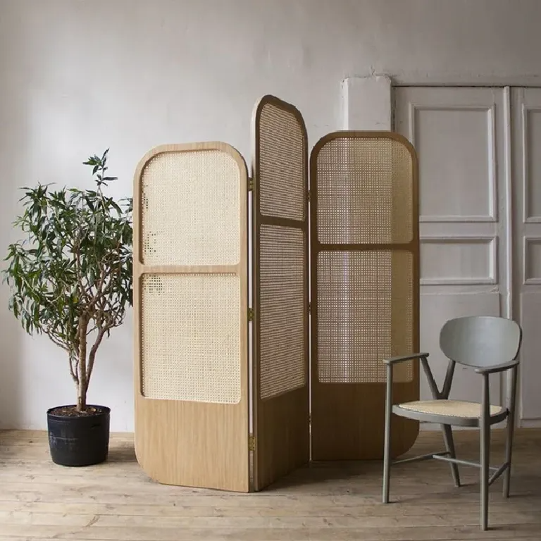 Room Partition Rattan Privacy Screen with Folding Panels