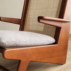 Contemporary Rattan Kangaroo Lounge Chair