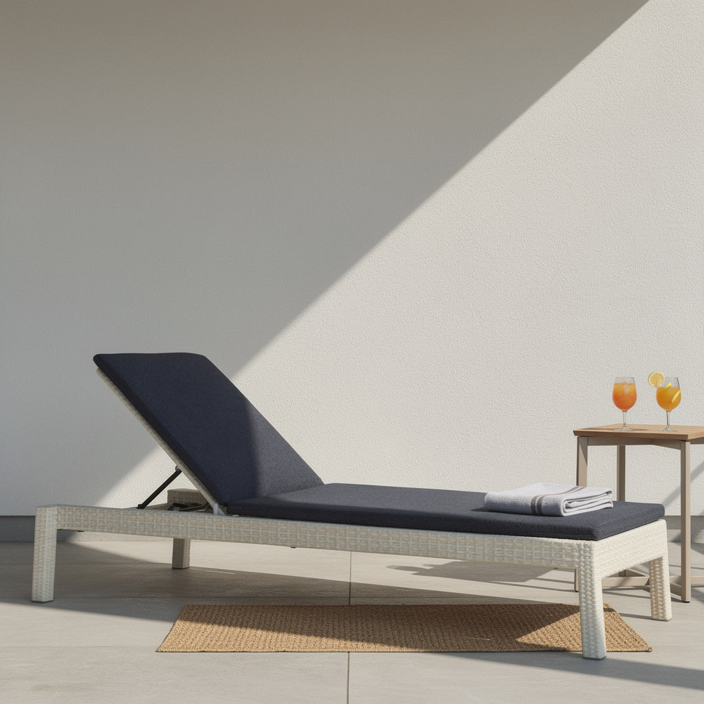 SUN LOUNGER WITH CUSHION (AHO/005/006)